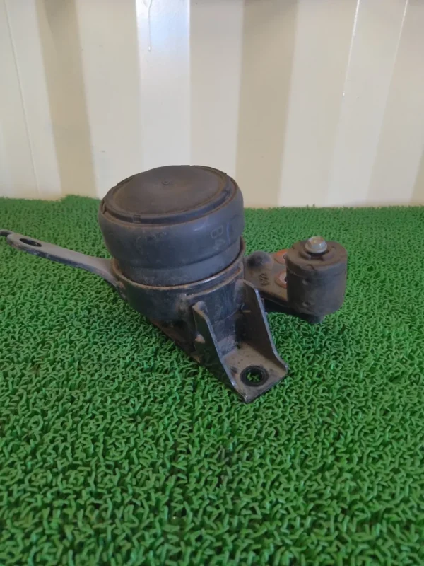 Engine Mounting Right Toyota Porte