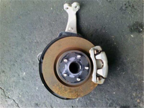 Front Hub Toyota Crown