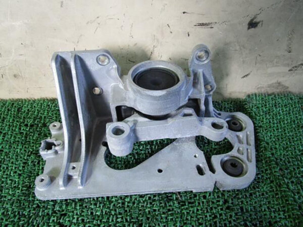 Gearbox Mounting Nissan Serena Xtrail