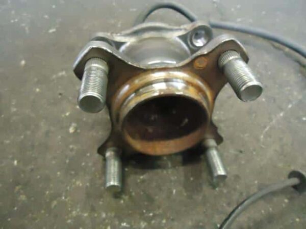 Rear Hub Suzuki Alto