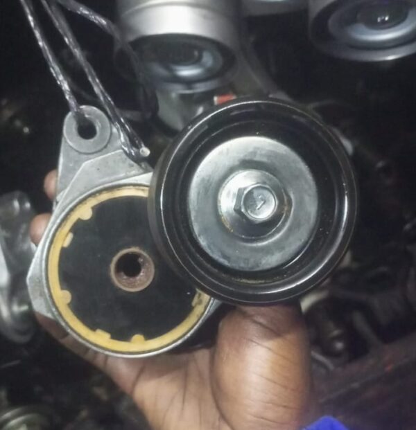 Toyota 1UR Tensioner