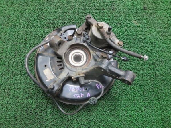 Front Hub Toyota IST