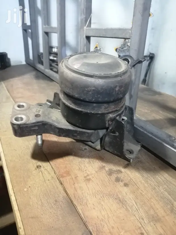 Engine Mounting Right Toyota Rumion