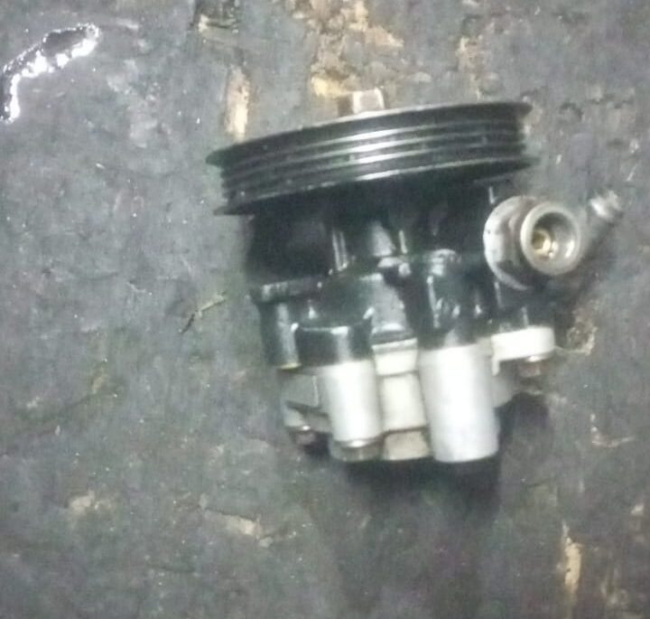 Power steering pump Toyota Harrier 1MZ