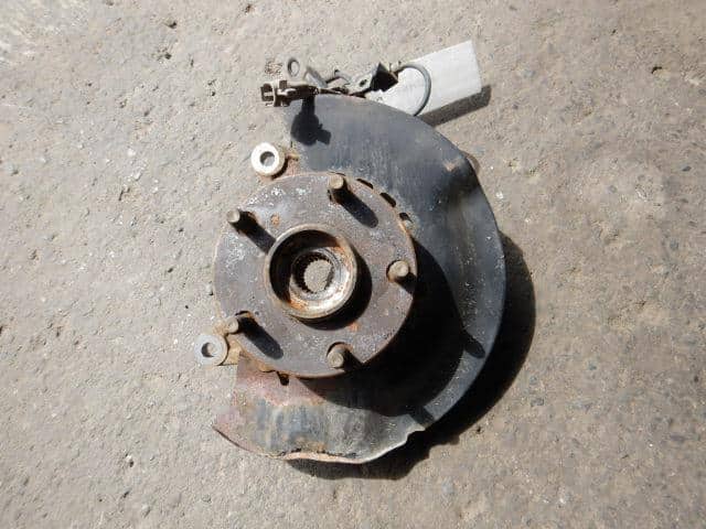 Front Hub Toyota Isis